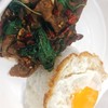 ข้าวกระเพราเนื้อสไลด์