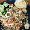 ข้าวผัดรวมมิตรไข่ดาว