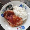 ไก่ชิ้นใหญ่กว่าหลายๆร้านที่เคยกิน ไก่นุ่มกินง่ายค่ะ ข้าวหอมก็นุ่มอร่อย เข้ากันดี