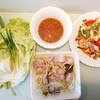 เมี่ยงหมูสามชั้นและยำรวมมิตร