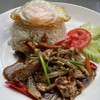 ข้าวผัดพริกไก่ ไข่ดาว