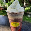 หอมหวานแยมสตอเบอร์รี่ เข้มข้นด้วยโกโก้ หอมมันนม เพิ่มท๊อปปิ้งด้วยวิปปิ้งครีม