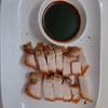 หมูกรอบทอดดีค่ะ ทานไปแล้วฟินมาก จิ้มกับซีอิ๋วหวานนิดๆ ดีค่ะแนะนำเลยมาต้องสั่ง 