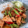 ข้าวราดหมูผัดพริกแกง