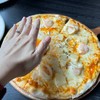 pizza อร่อย ราคาไม่แพง ถาดใหญ่ค่ะ ขนาด 8 ชิ้น