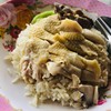 อร่อยครับ ไก่หอมนุ่มชุ่มลิ้น ซอสที่กินกับข้าวมันไก่มีเอกลักษณ์เฉพาะตัวไม่เหมือนร
