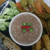 น้ำพริกกะปิ ผักทอด ปลาทู น้ำพริกกะปิ ผักทอด ปลาทู