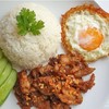 ไก่กระเทียมราดข้าว