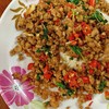 กระเพราหมูราดข้าว