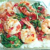 กุ้งตัวโตๆผัดกับกะเพรารสชาติเผ็ดร้อน ใครไม่ชอบเผ็ดบอกได้ค่ะ ที่ร้านผัดกะเพราจะไม