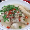 ทุกชามมีเต้าหู้ทอดชิ้นใหญ่ให้