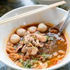 ก๋วยเตี๋ยววุ้นเส้นหมูต้มยำ
