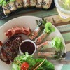สเต็กและสลัดโรลเต้าหู้ดำ