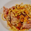 สปาเกตตีผัดพริกแห้งทำได้ดี แต่ติดที่ว่าเส้นสปาใหญ่ ตู้ชอบเส้นแบบแองเจิ้ลแฮร์