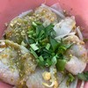 เส้นใหญ่เกี๊ยวปลา เกี๊ยวกุ้ง พริกสด