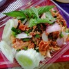 ข้าวยำไก่แซ่บเมนูแนะนำ​ ยอดฮิต​ ติดดาวของร้าน