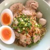 บะหมี่หมู พิเศษ ใส่ไข่ 50 บาท เยอะเวอร์ 