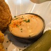 จิ้มทานกับ Henry Sauce สูตรของทางร้าน รสแบบ Spicy Mayo เปรี้ยวหวานกำลังลงตัว