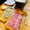 เนื้อวากิวพิเศษ และกุ้งหมักเนยพาสเล่ย์