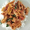 หมูผัดพริกแกง ใส่หนอไม้