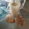 น้อยเกิ๊นนน เตี๋ยว 55 บาทได้ถุงแกงเล็ก น้ำอโวคาโด้ไม่อร่อย น้ำอื่นอาจอร่อยก็ได้ม