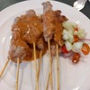 หมูปิ้งใส่ขมิ้น มีรสหวานนำ กินกับอาจาด