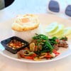กะเพราเนื้อราดข้าว+ไข่ดาว ดี