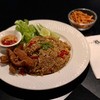 ข้าวผัดน้ำพริกนรกหมูทอด หมูกรอบนอกนุ่มใน อร่อย