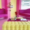 ในร้านสีสันน่ารัก ถ่ายรูปสวย