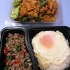 ข้าวผัดต้มยำ กระเพราหมูสับ