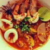ก๋วยเตี๋ยวต้มยำสุโขทัยลุยแหลก (กุ้งปลาหมึกหอย) 80฿