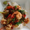ข้าวกะเพรากุ้ง