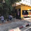มีที่นั่งทานในร้านและนอกร้าน