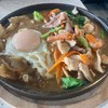 ราดหน้าภูเขาไฟกระทะร้อน