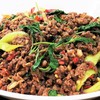 เนื้อวัวผัดใบกระเพราปรุงรส ราดข้าว