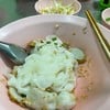 ก๋วยเตี๋ยวแห้งใส่กากหมู ใสๆ ลูกชิ้นสด ฮื๊อก๊วยอร่อย ลูกชิ้นแคะนิดนึง อร่อยมาก