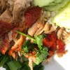 ข้าหน้าเป็ดสับชิ่นเล็กๆ บางๆ 5-6 ชิ้น ข้าวพอได้กิน 5 คำหมดกล่อง