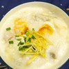 โจ๊กหมูใส่เครื่องในชิ้นใหญ่ๆ กินกับไข่เค็มรสนัวลงตัวมาก ราคา 70 บาท