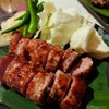 แหนมย่างร้านนี้ก็อร่อยายดีไม่แพ้กัน