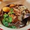 ก๋วยเตี๋ยวเป็ดพิเศษ เครื่องในทุกอย่างเพิ่มไส้+ไข่พะโล้