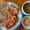 แป้งโรตีพาราธา ทานคู่กับแกงกะหรี่และไก่ทอดสไตล์ญี่ปุ่น