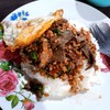 ข้าวกะเพราหมูสับใส่ตับ + ไข่ดาว