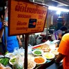 ผัดไทยป้าแตง มีโลโก้สัญลักษณ์วงในแปะอยู่ด้วยนะ