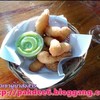 ปาท่องโก๋เกรียวพร้อมสังขยาใบเตยประมาณ 25 บาท
