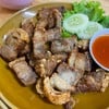 หมูกรอบมันน้อย หนังกรอบมาก รสชาติเค็มนิดๆ 