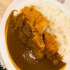ข้าวแกงกะหรี่หมูชุบเกล็ดขนมปังทอด : Pork Cutlet Curry