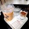 มีน้ำดื่มมาให้ด้วย รู้สึกดีเลย เพราะหลาย ๆ ร้านไม่มีให้นะ