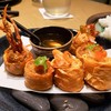 อาหารกินเล่น กินแล้วคล้ายหอยจ๊อปู และไส้ภายในเป็นปูนิ่มทอดกรอบ