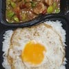 ข้าวราด 70  ไข่ 10 บาท รวม 80.-  สั่งเผ็ดน้อย  แต่ยังเผ็ดหนักไปนิดนึง  แต่รสชาติ