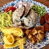 ข้าวเรียงเม็ดนุ่ม สวย กินกับเครื่องเคียงมากมาย อร่อยมากๆ ครับ